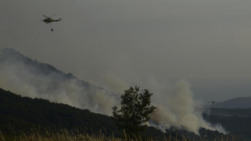El Colegio Oficial de Pilotos se opone a ampliar las horas de vuelo de los pilotos de extinción de incendios