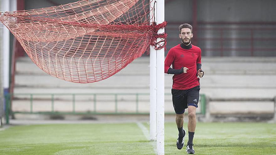 Torres, ejercitándose en solitario este jueves.