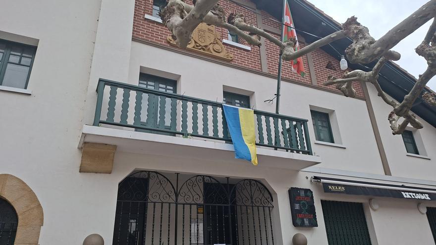 El PNV de Soraluze denuncia la sustracción de la bandera palestina de la fachada del batzoki y la califica como un ataque a la libertad de expresión
