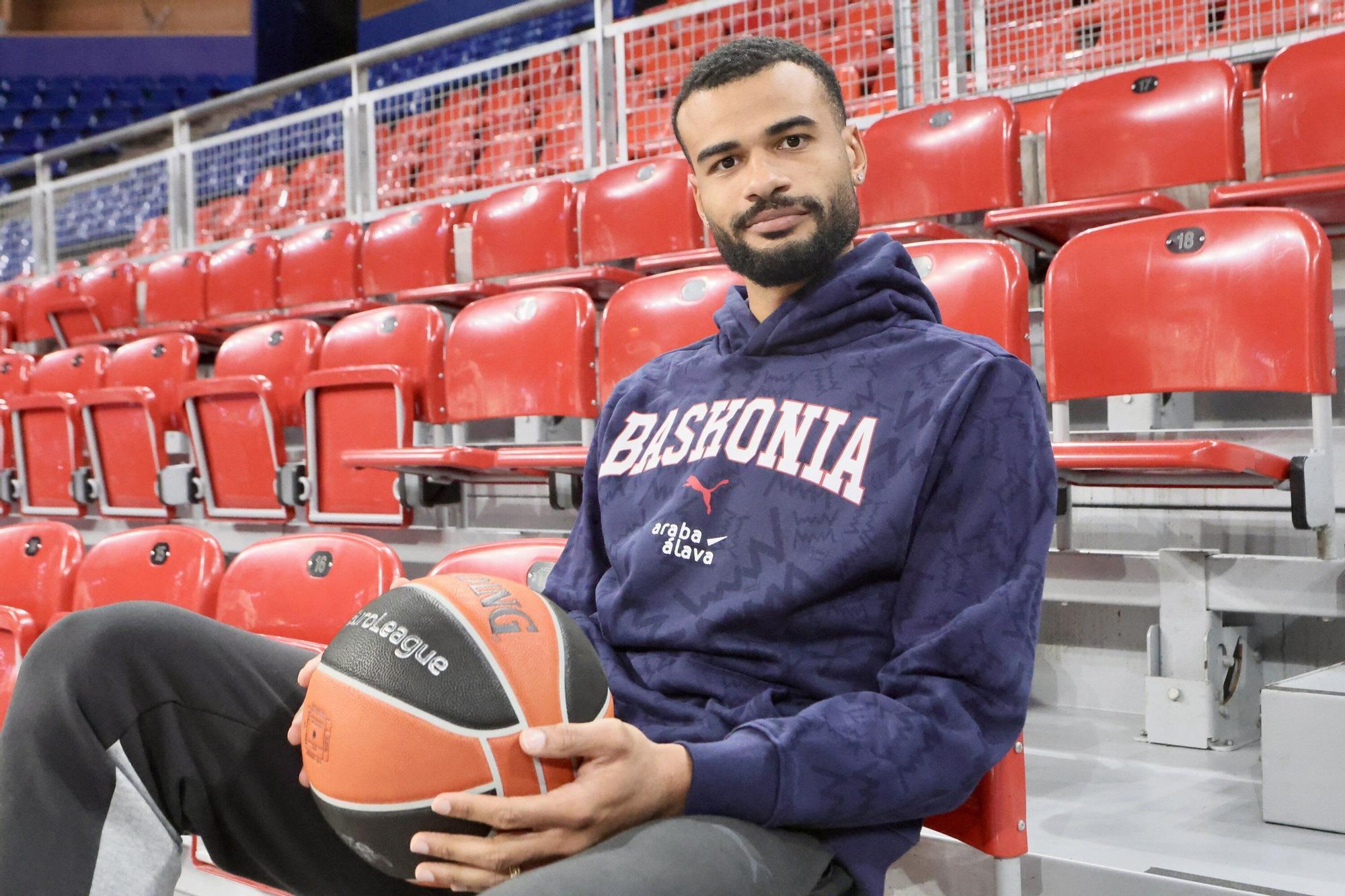 Timothé Luwawu-Cabarrot posa durante la entrevista para DNA
