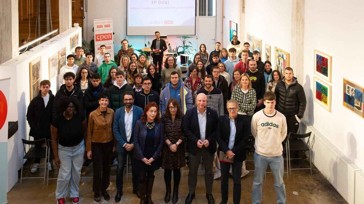 Los alumnos de FP Dual reconocidos este martes.