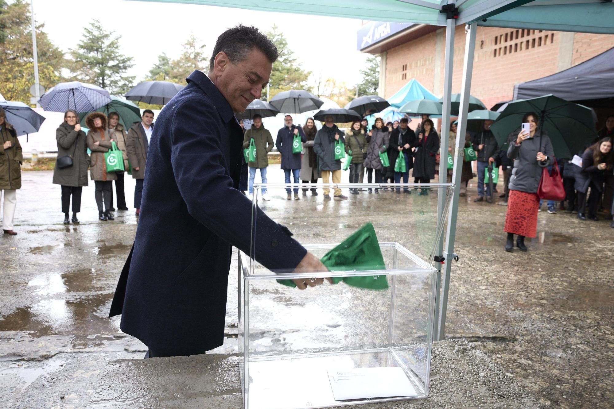 Colocación de la primera piedra del nuevo espacio abierto de la AECC 'La casa de la Vida'