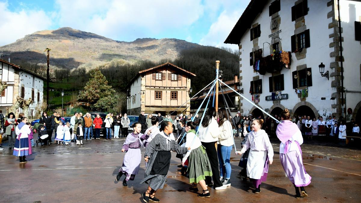 Dantzaris de Ituren actuarán el domingo.