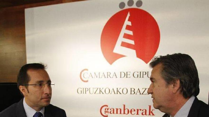 Yon Arratibel conversa con Bernabé Unda