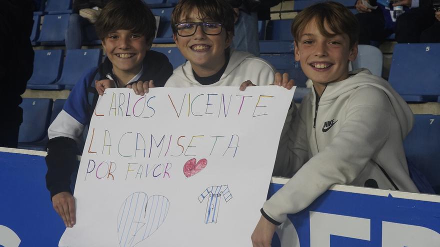 En imágenes: La afición del Alavés arropa al equipo en el duelo contra el Valladolid