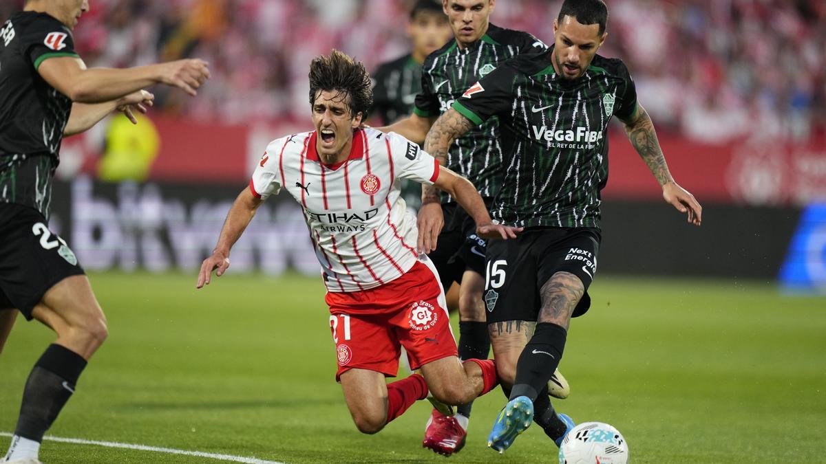Girona y Mallorca descienden en una jornada agónica