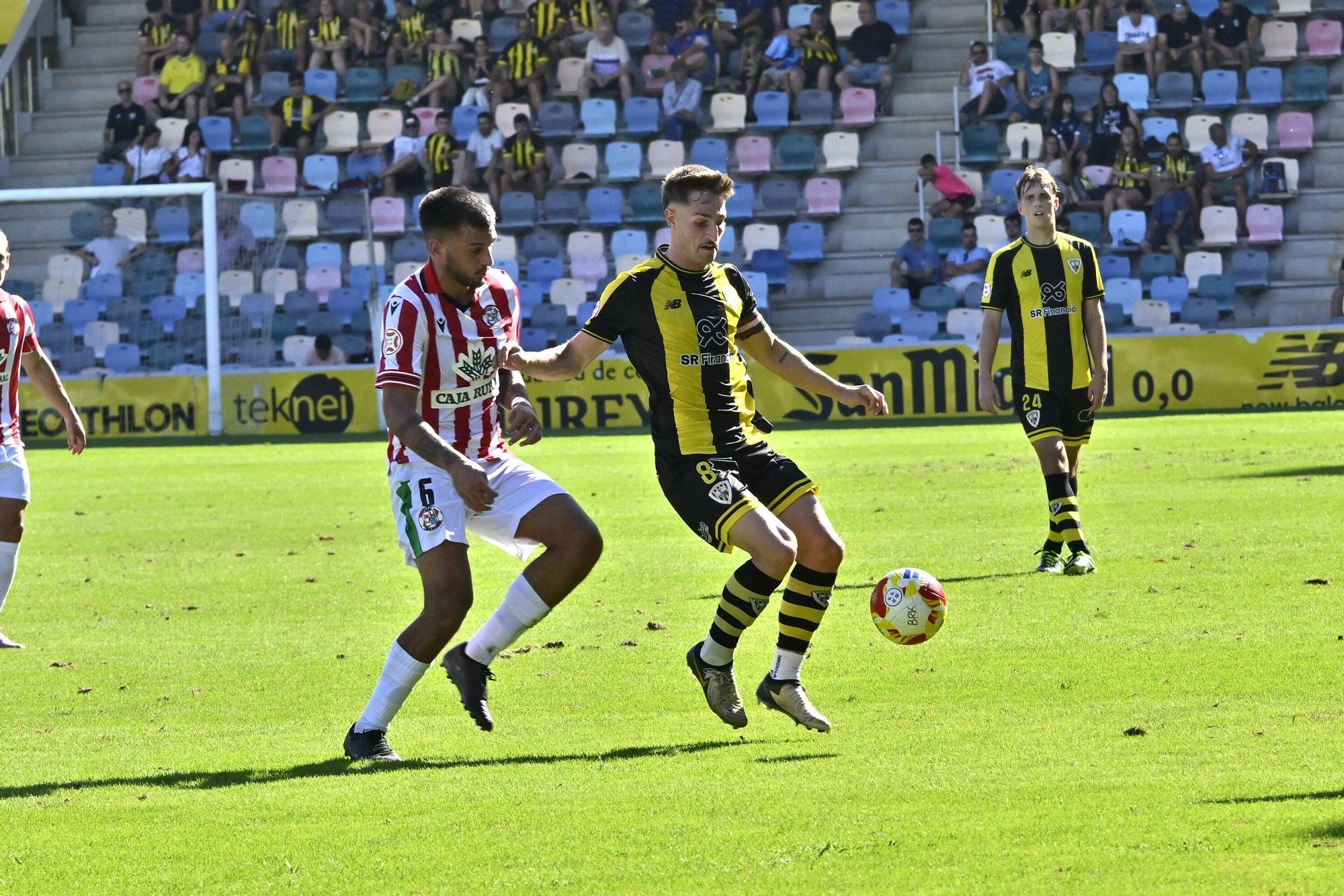 En imágenes: Ekaitz rescata a tiempo el primer punto del Barakaldo