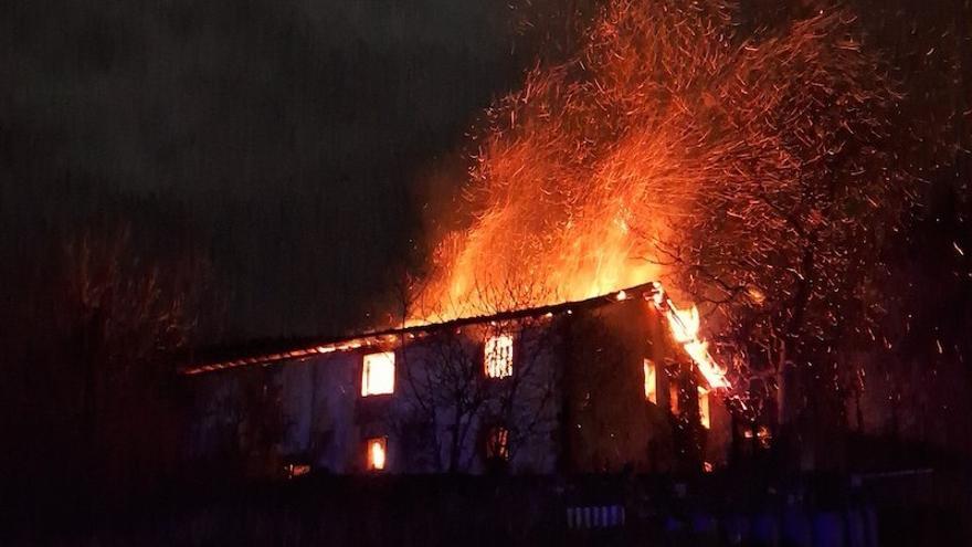 Calcinado el caserío Urtatzola de Legazpi
