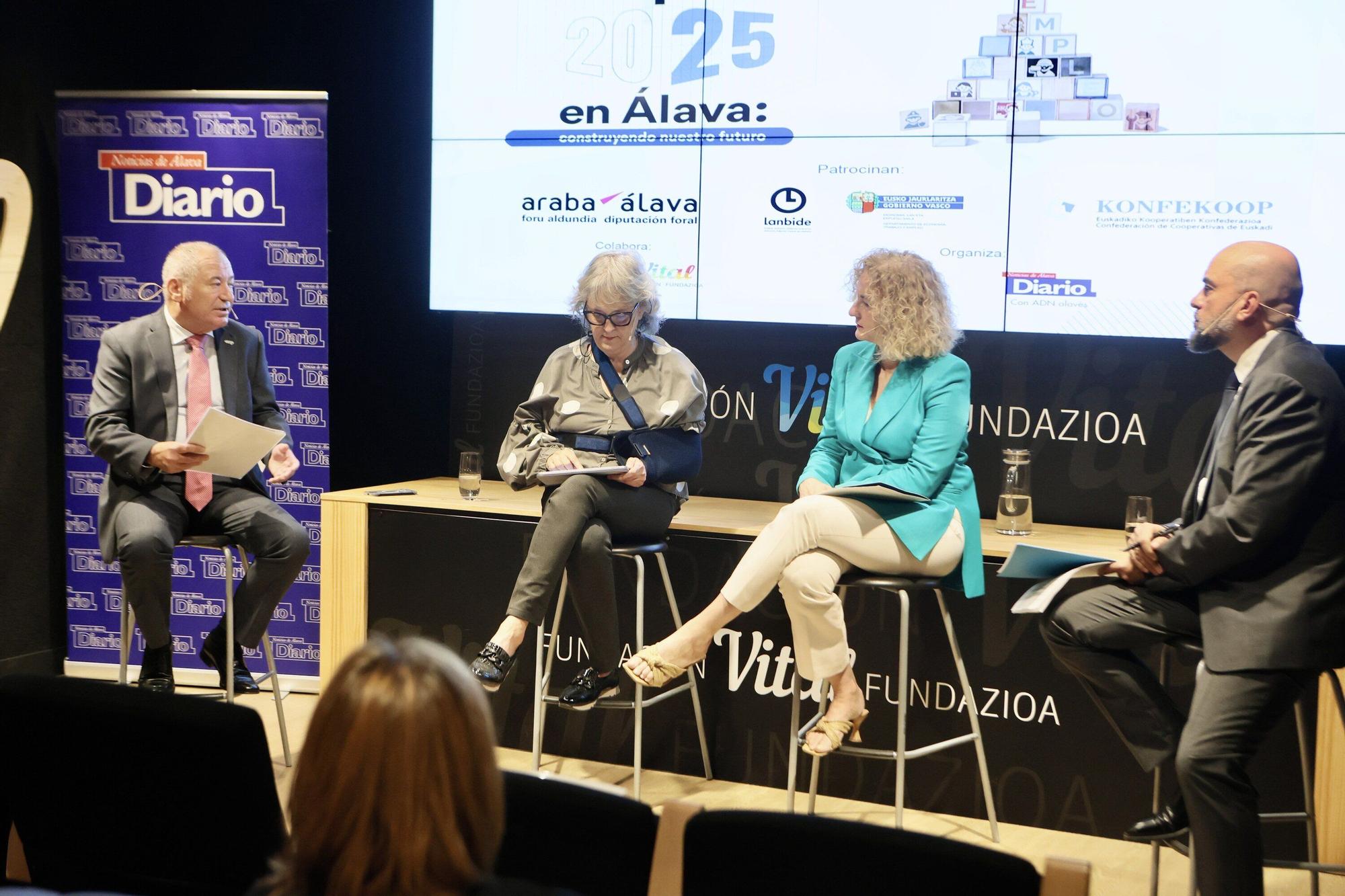 En imágenes: DNA aborda la situación del mercado laboral en Álava