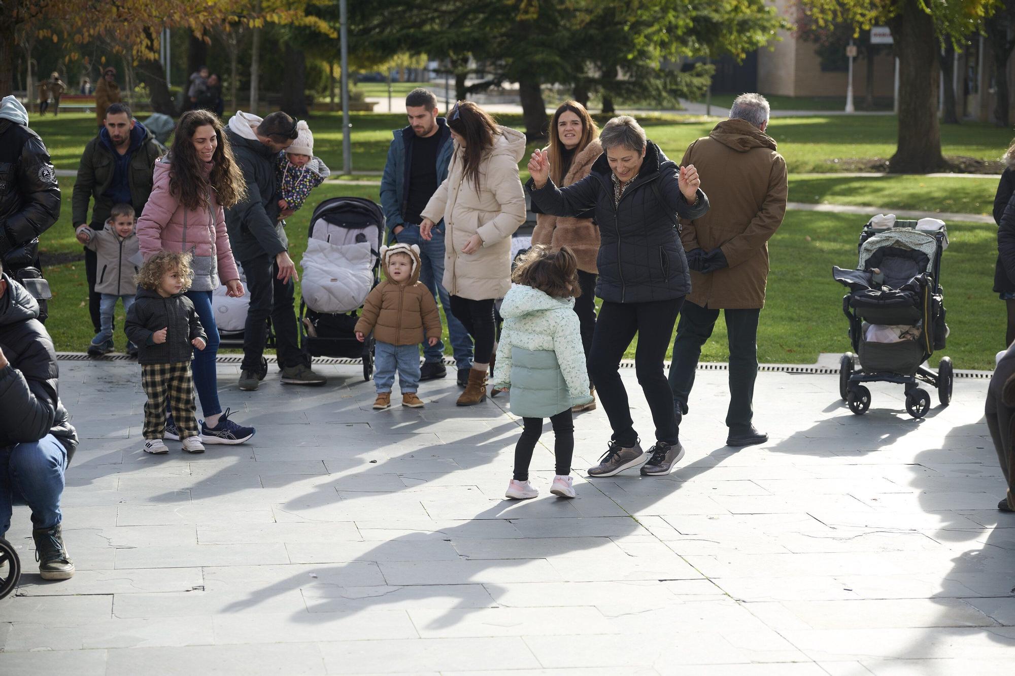 Fotos del chupinazo y pasacalles de las fiestas de San Andrés