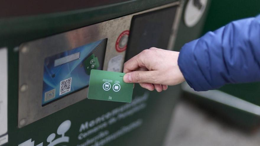 Cinco años del contenedor de tarjeta en la Comarca de Pamplona: el 87% de los hogares dice que separa siempre los residuos y lo utiliza