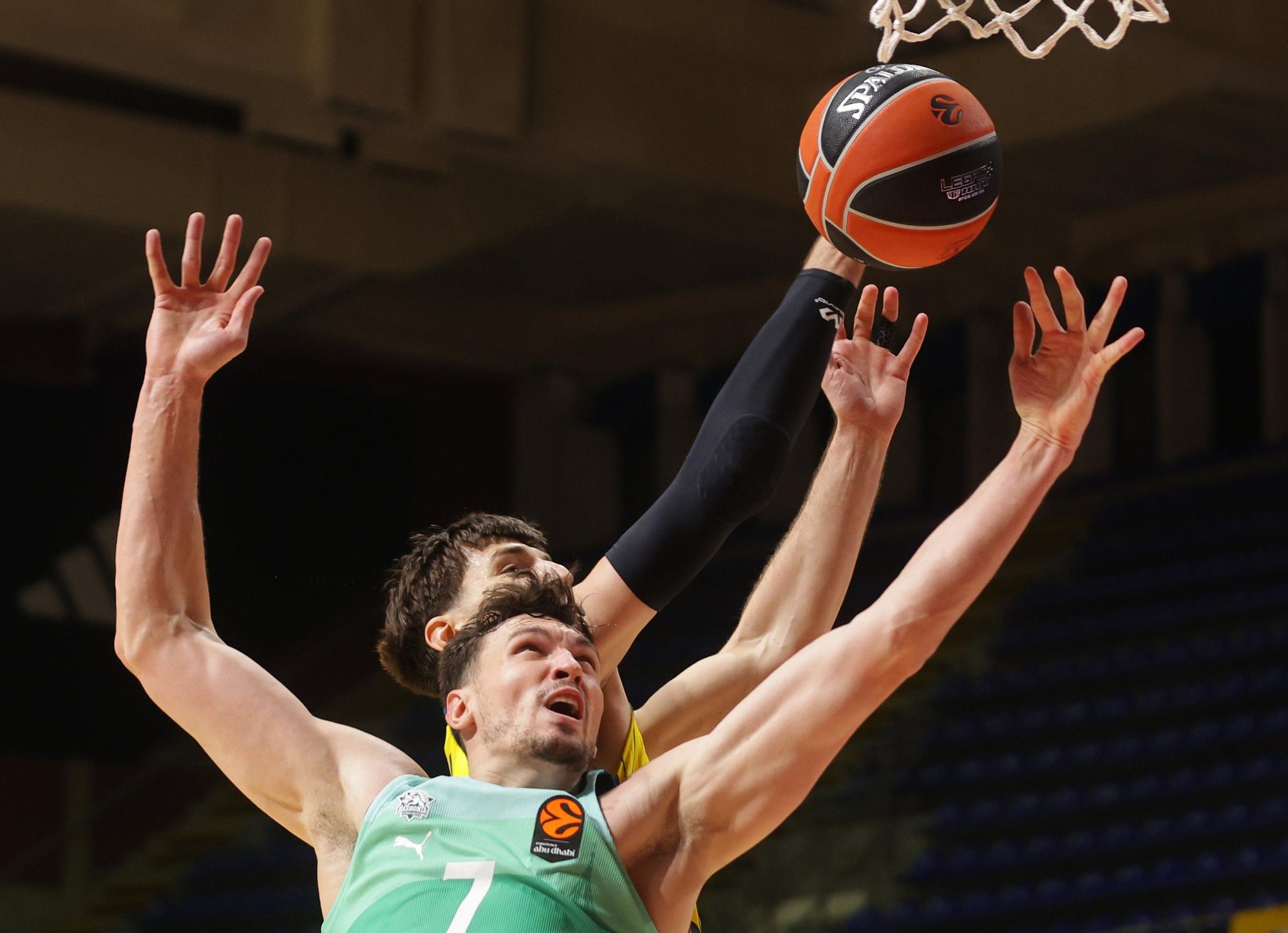 Todas las fotos del Maccabi - Baskonia
