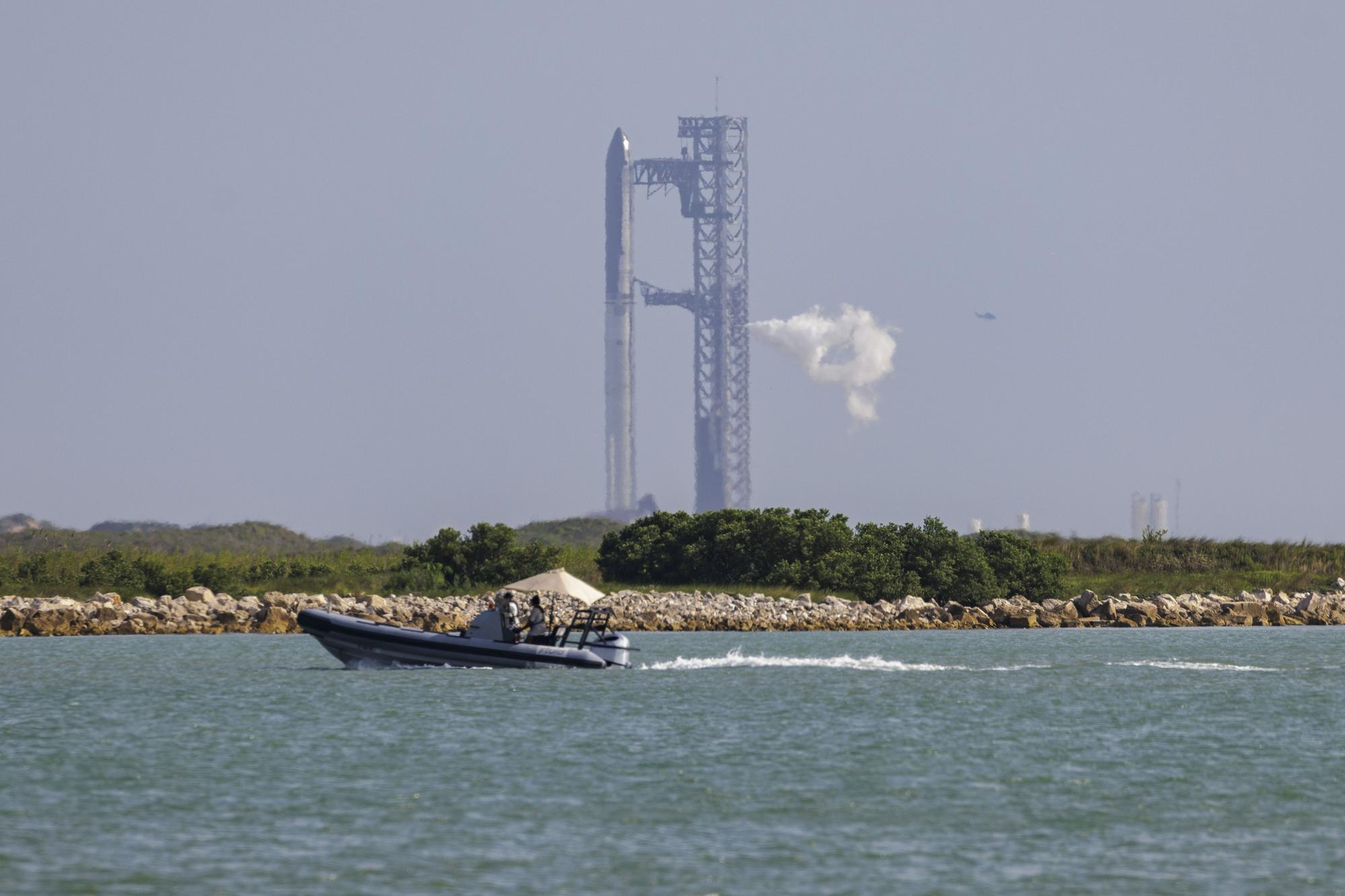 La nave Starship de SpaceX cumple con éxito su décima prueba después de tres fallidas
