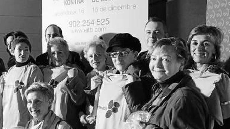 EITB dedica su maratón solidario al cáncer de mama