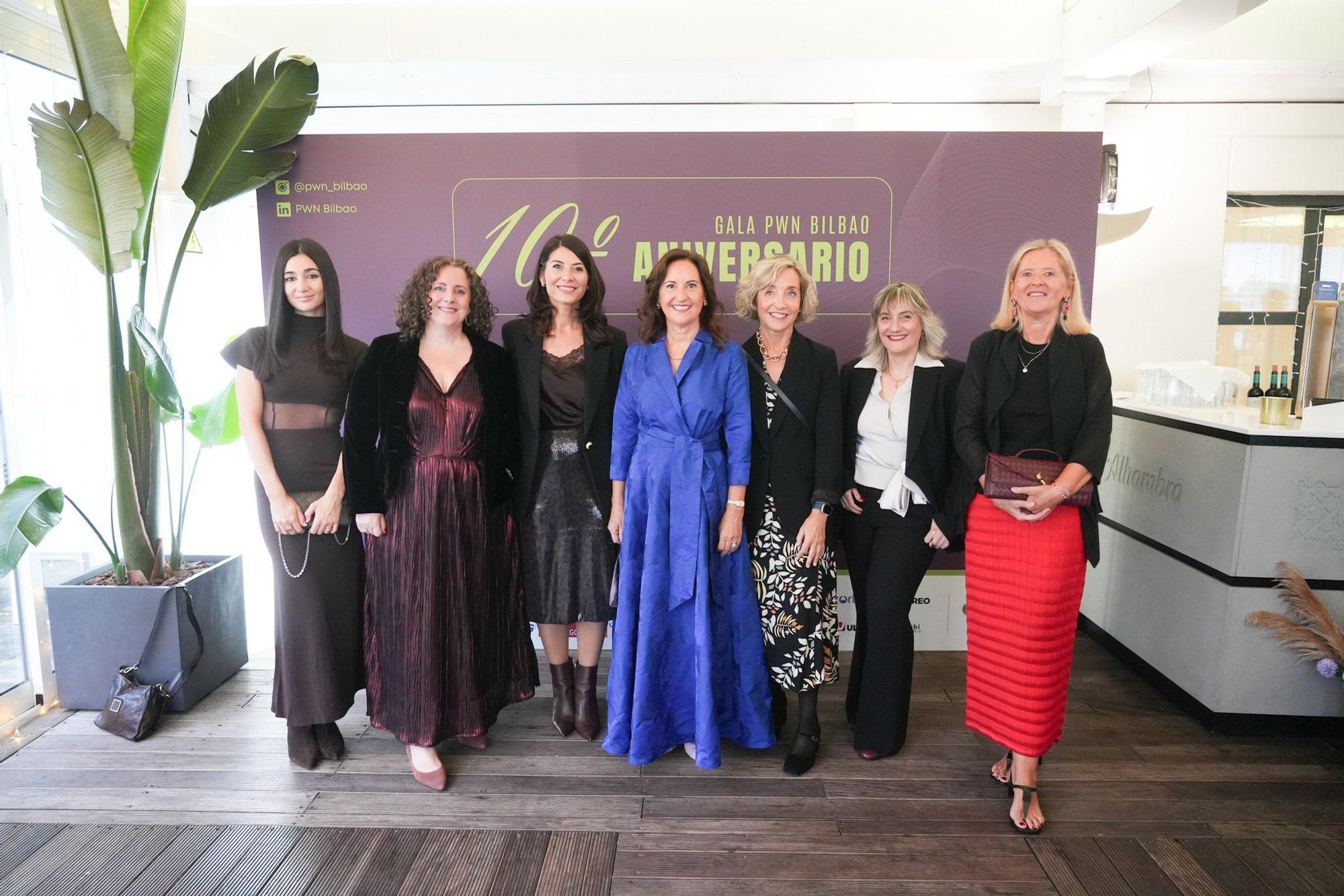 Marta Martínez, Teresa de Artaza, Tania Louzao, Ana Andueza, Mónica Soto, Estíbaliz Añón y Marian Lasa.