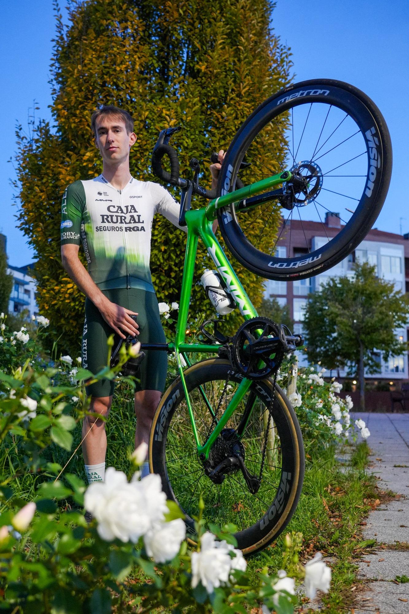 Julen Arriolabengoa posa durante su entrevista con DNA