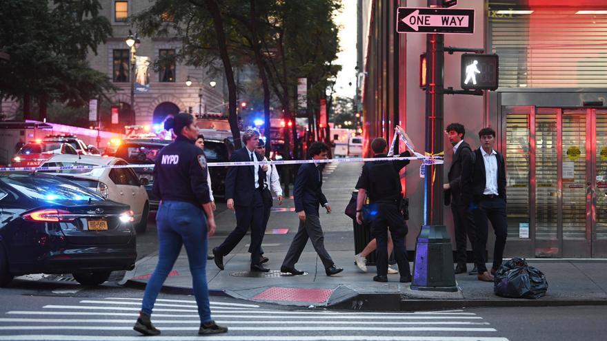 Un individuo armado mata a cuatro personas en Nueva York, incluido un policía, y se suicida