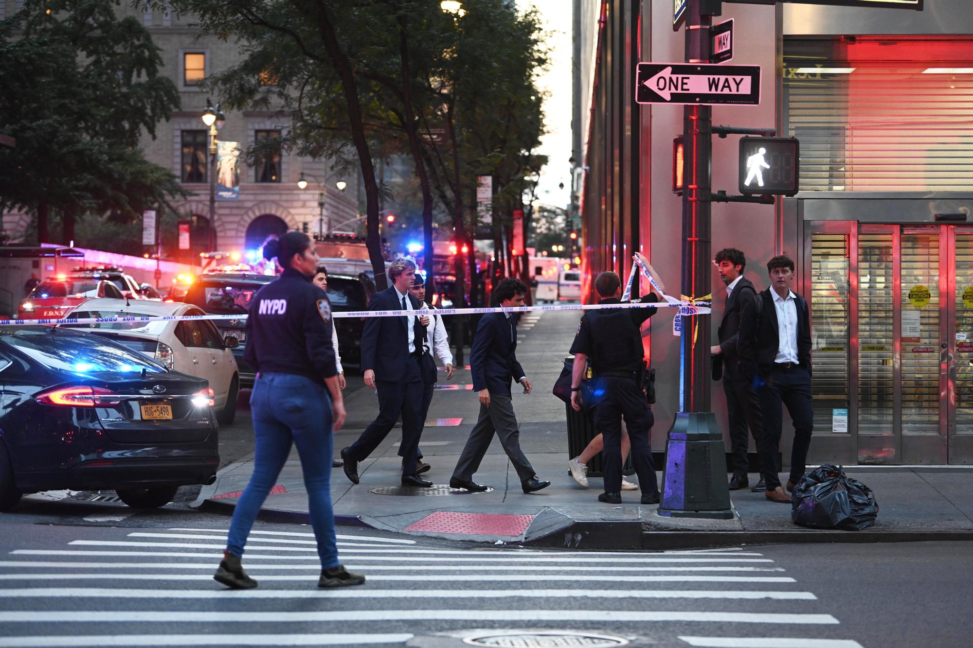 El dispositivo policial desplegado en Nueva York durante la alerta por el tiroteo.