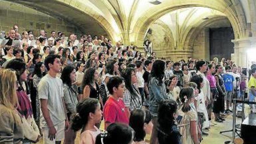 ‘La Salve’ atrae a  las masas