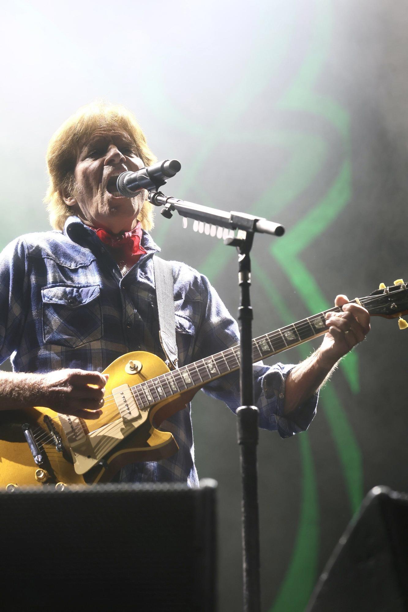 En imágenes: Así están siendo los conciertos de este viernes en el Azkena Rock Festival