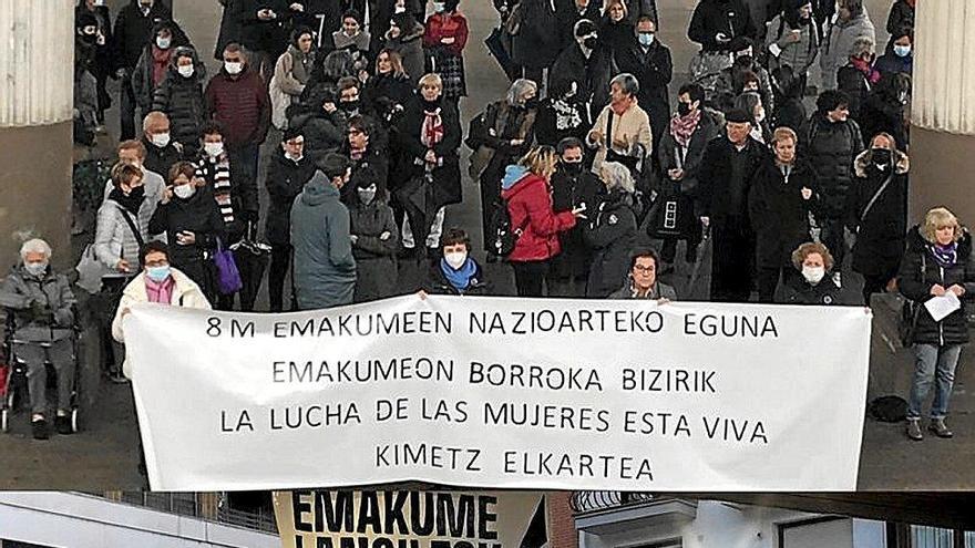 Goierri se viste de morado por el día de la mujer.