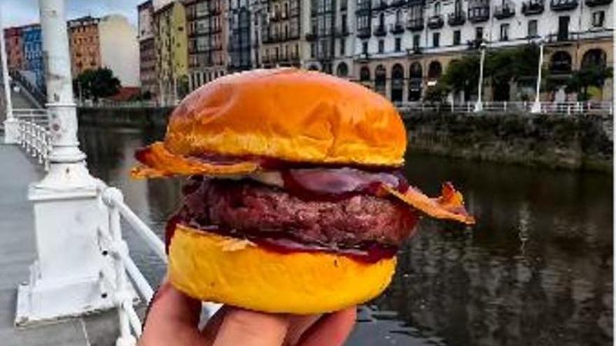 La hamburguesa con Kalimotxo que conquistará Bilbao en Aste Nagusia