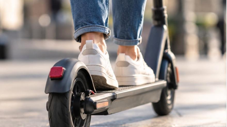 Patineteentzako aparkaleku seguruak jarriko ditu Gasteizko Udalak VGbiziz sarean