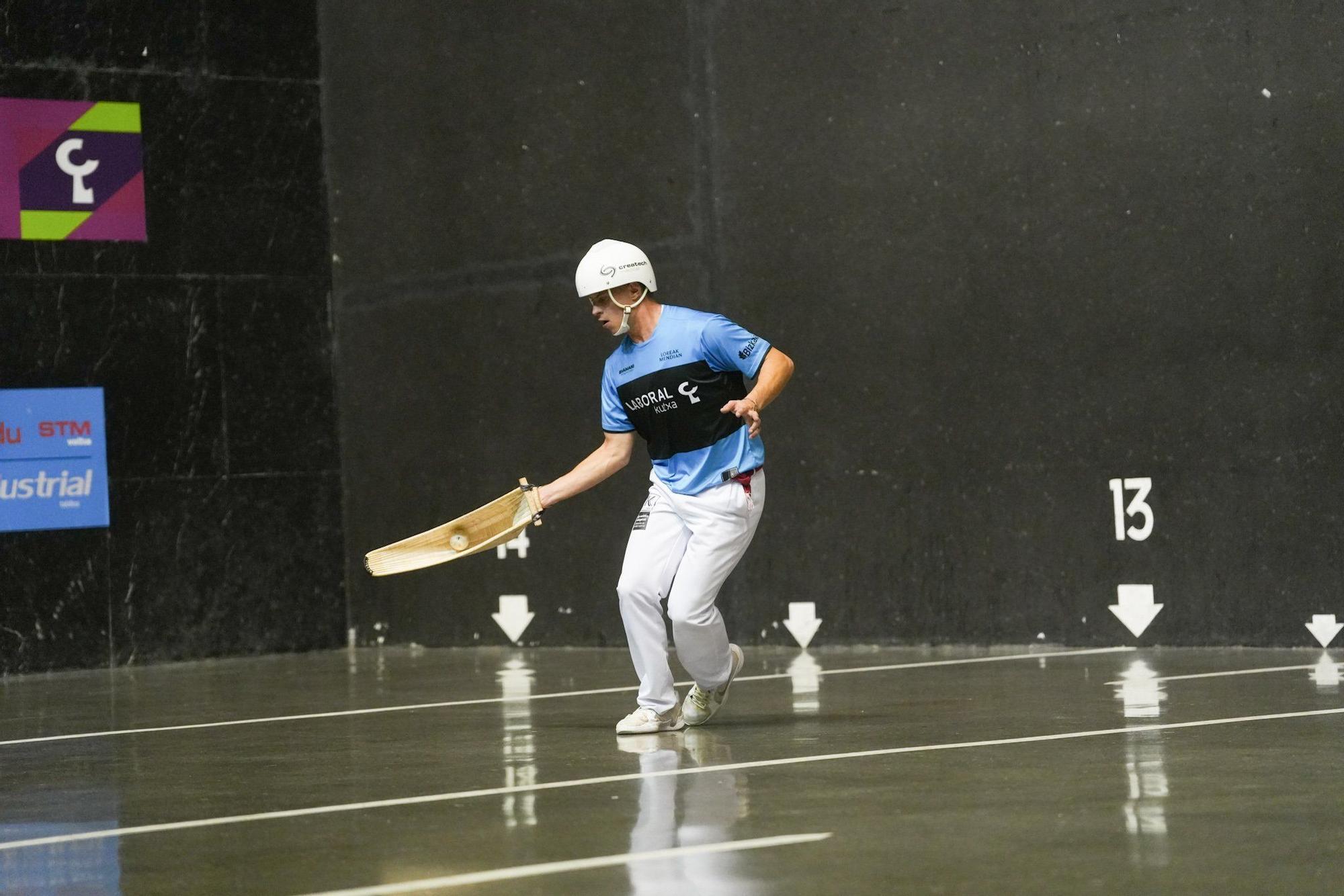 Alex Goitiandia-Lekerika y Urreisti-López suman sus primeros triunfos del Winter Series ante Johan-Gorka y Goixerri-Manci en la jornada inaugural del Winter Series.