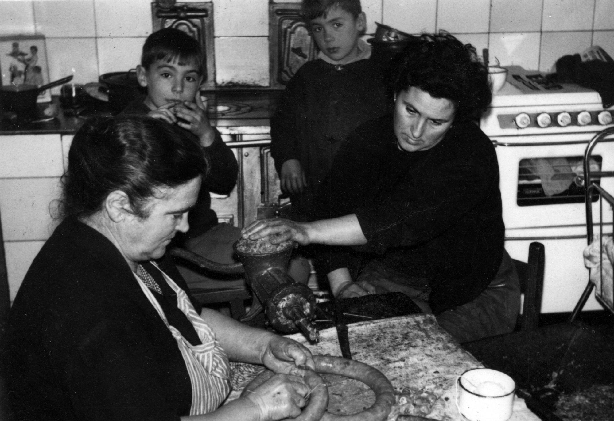 Mujeres de Garralda trabajando en el matatxerri
