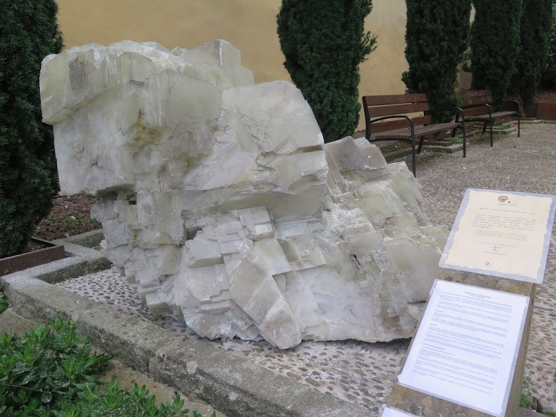 Los minerales, los fósiles y los dinosaurios toman Urretxu