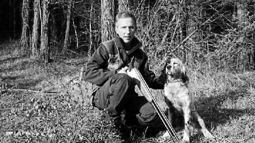 Esain con su perra, una setter inglés de nombre &#039;Ketty&#039;.