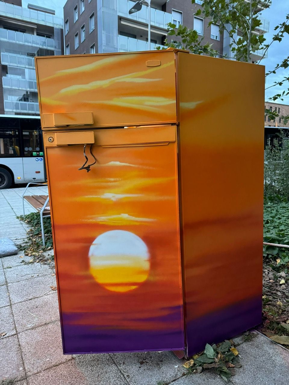 En imágenes: Así avanza el pintado de la frigoteka de Goikolarra