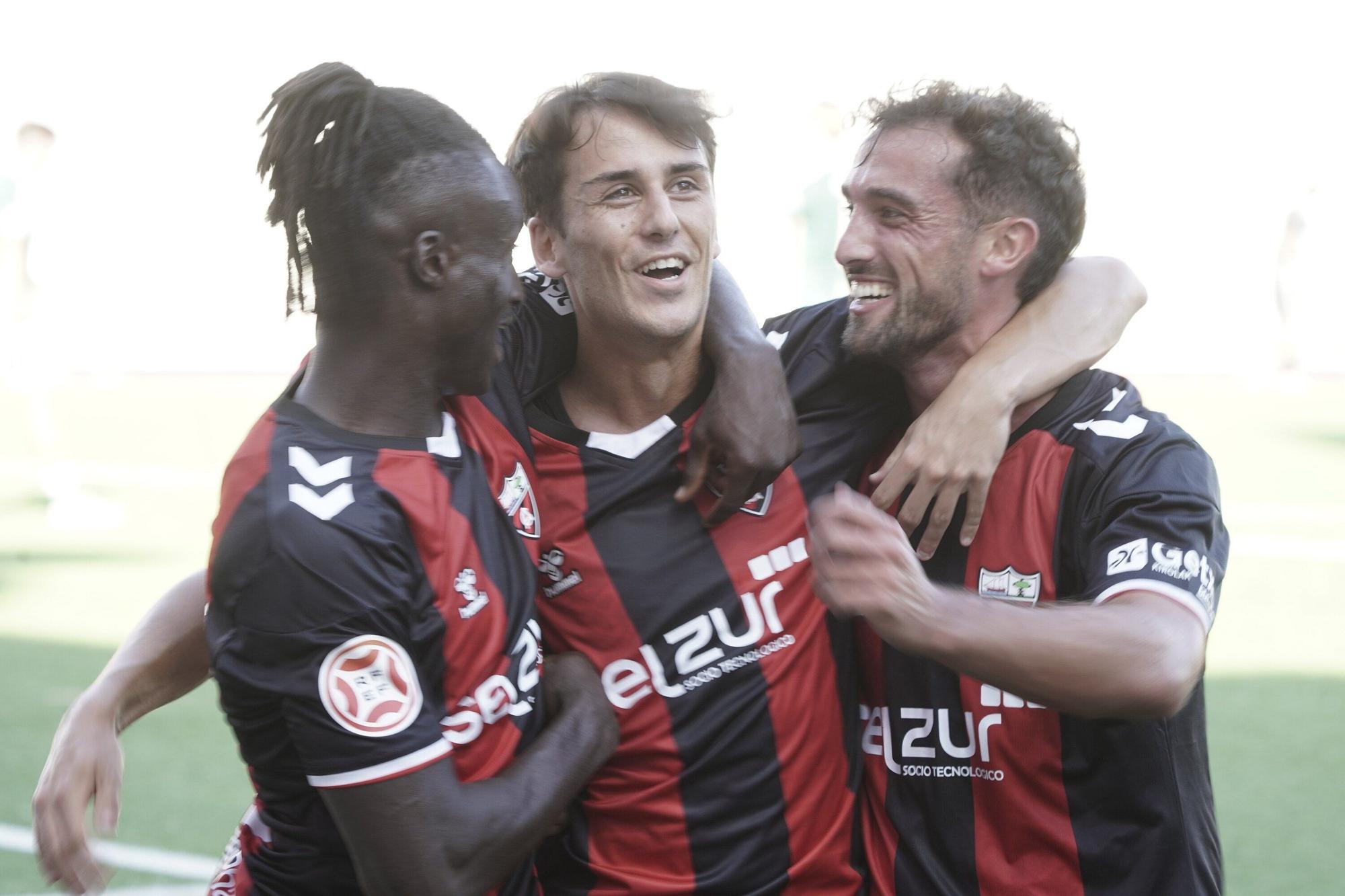 En imágenes: El Arenas no logra pasar del empate ante el Cacereño