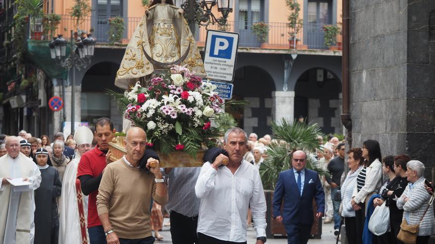 Azkoitia conmemora el 75 aniversario de su patrona, la Virgen de Urrategi