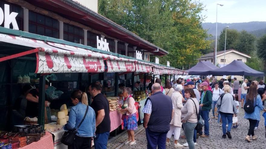 La Fería Agrícola y Artesana de Iurreta celebra su 25 edición