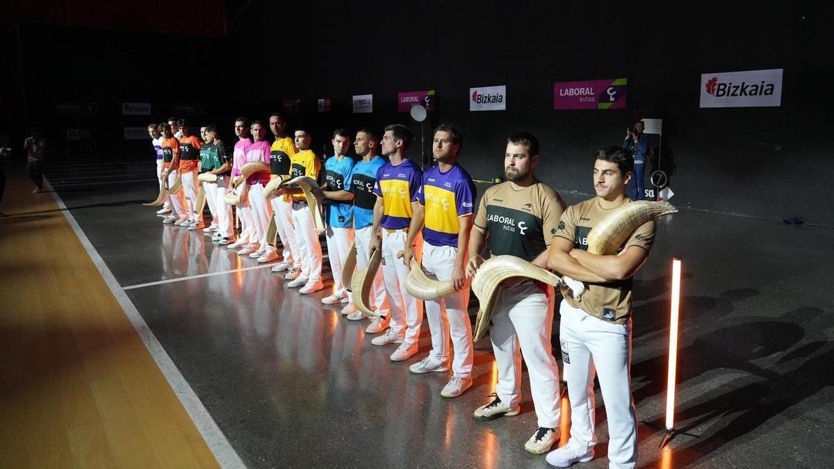 Alex Goitiandia-Lekerika y Urreisti-López suman sus primeros triunfos del Winter Series ante Johan-Gorka y Goixerri-Manci en la jornada inaugural del Winter Series. Alex Goitiandia-Lekerika y Urreisti-López suman sus primeros triunfos del Winter Series ante Johan-Gorka y Goixerri-Manci en la jornada inaugural del Winter Series.