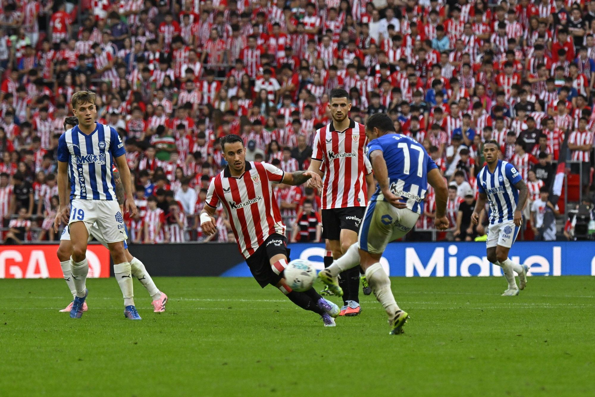 En imágenes: Así está siendo el derbi entre Athletic y Alavés en San Mamés