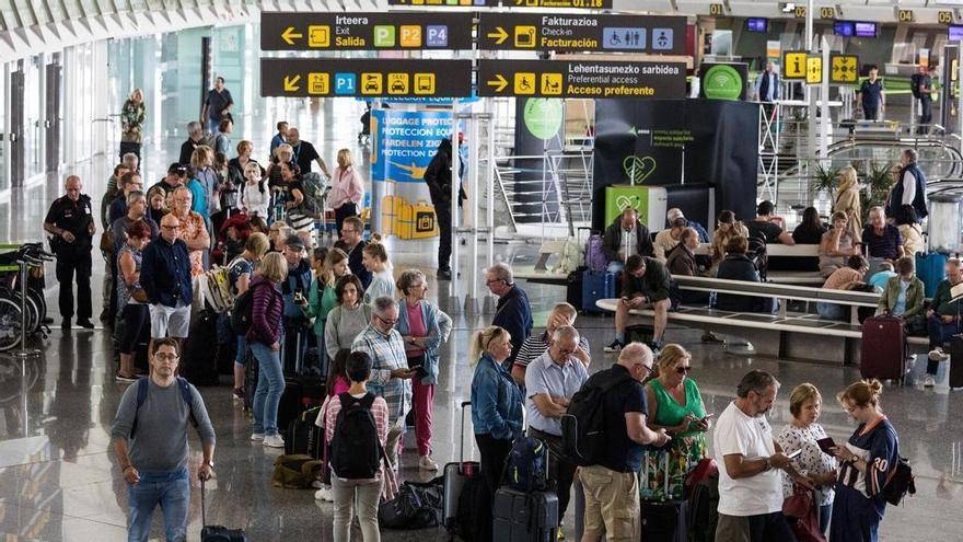 Euskadi es la tercera comunidad autónoma más viajera en relación a su población