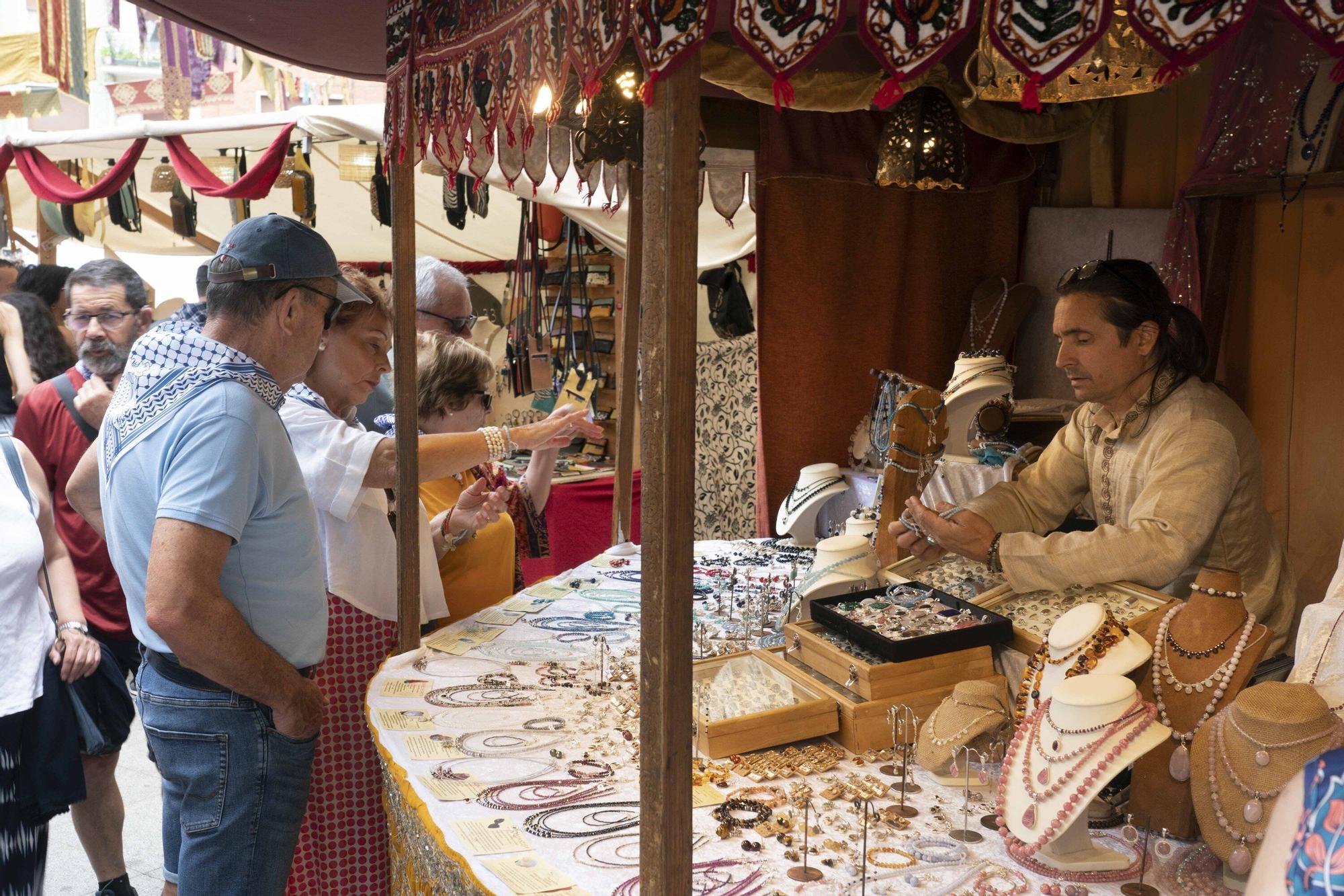 En imágenes: El zoco árabe en la plaza Juan de Ayala