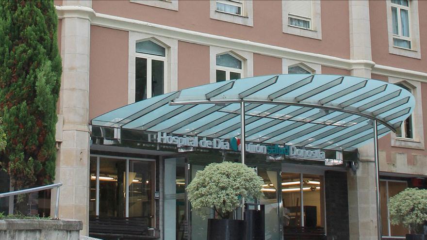 Facua obliga a cuatro centros sanitarios privados de Euskadi a facilitar un teléfono gratuito