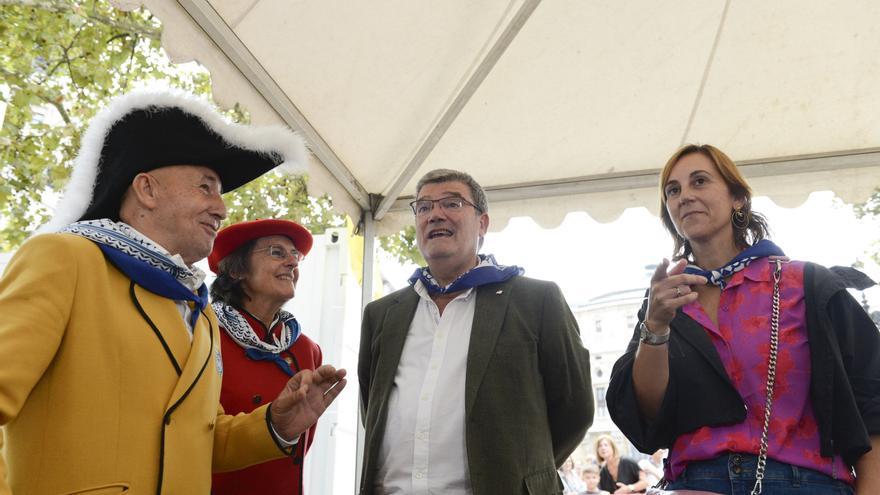 Aburto Gastrotxikiko lehen egunean parte hartu duten umeekin egon da