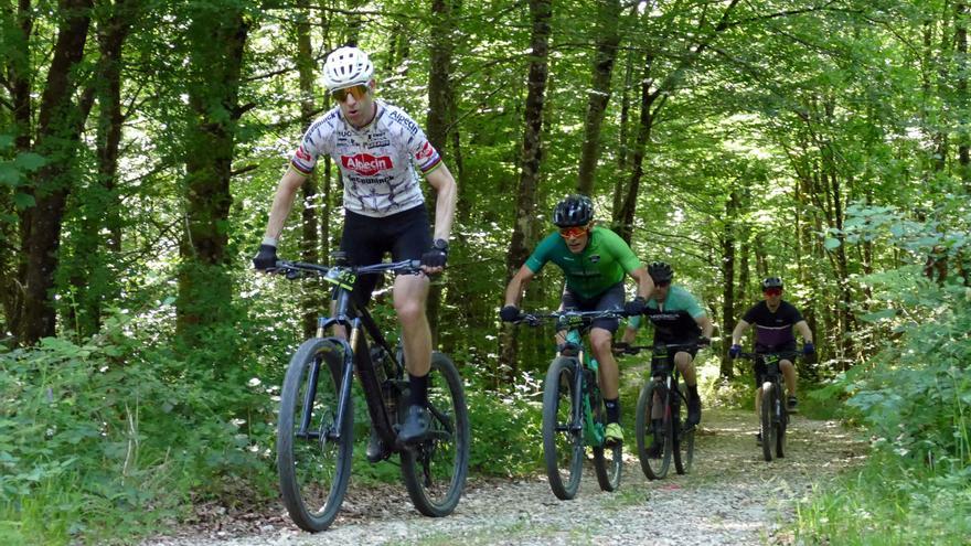 La BTT de Altsasu desafía al calor