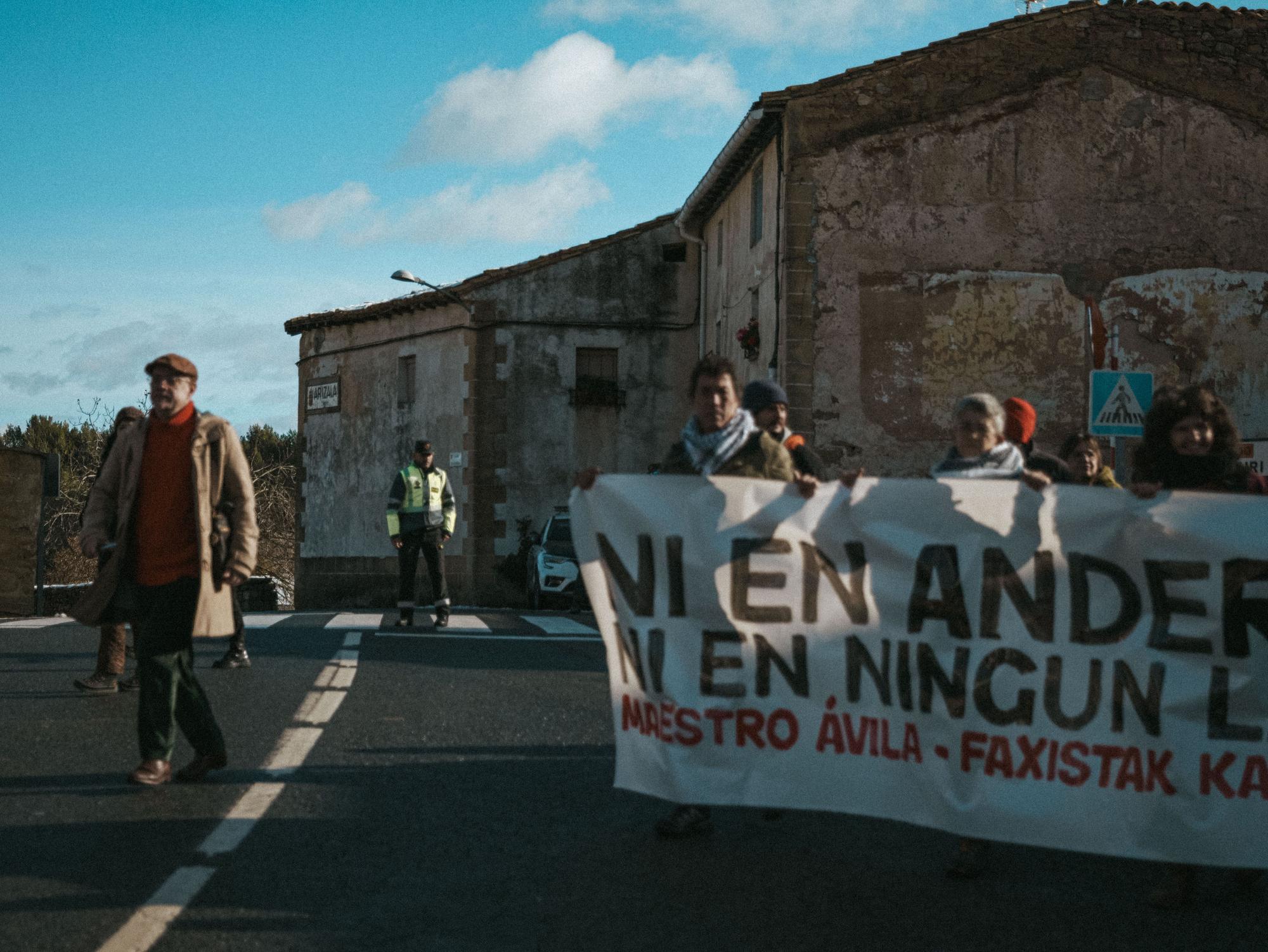 Fotos de la manifestación desde Arizala hasta Abárzuza contra la presencia de la Fundación Maestro Ávila