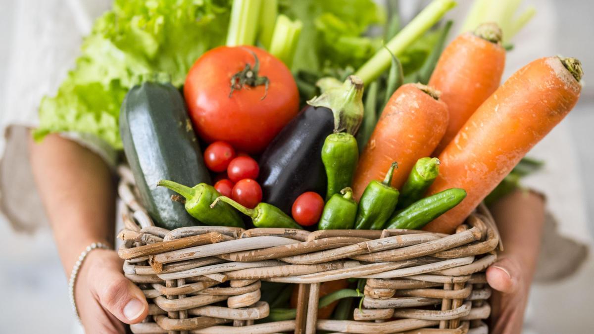 Las ferias y mercados agrícolas son el mejor lugar donde comprar productos de temporada, además de espacios para la conexión entre el mundo rural y urbano.