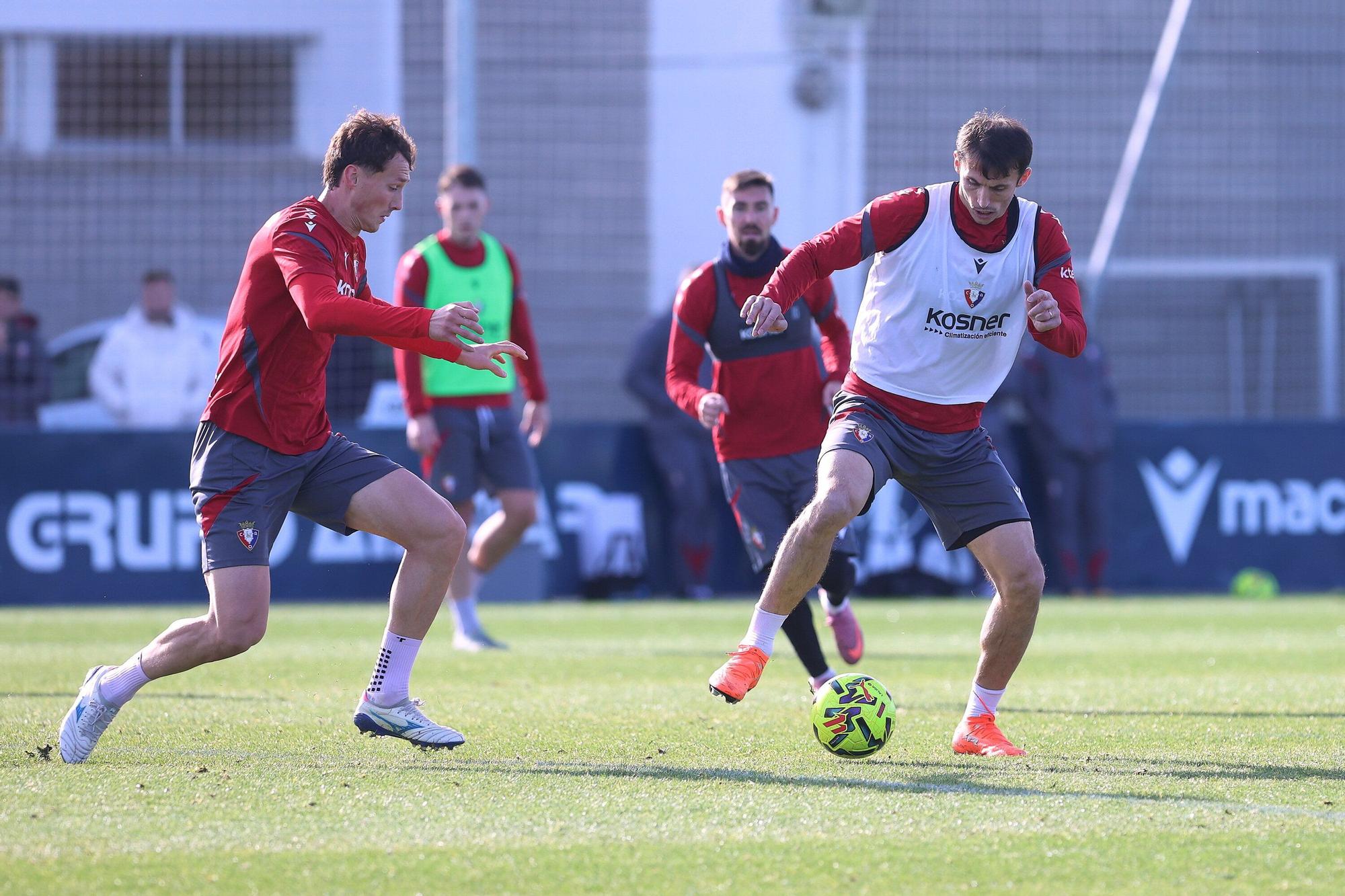 Fotos del entrenamiento de Osasuna y de la rueda de prensa de Lisci de este viernes 28 de noviembre