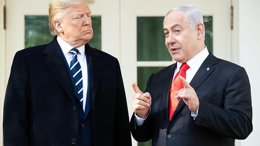 Donald Trump y Benjamin Netanyahu, ayer en Washington.