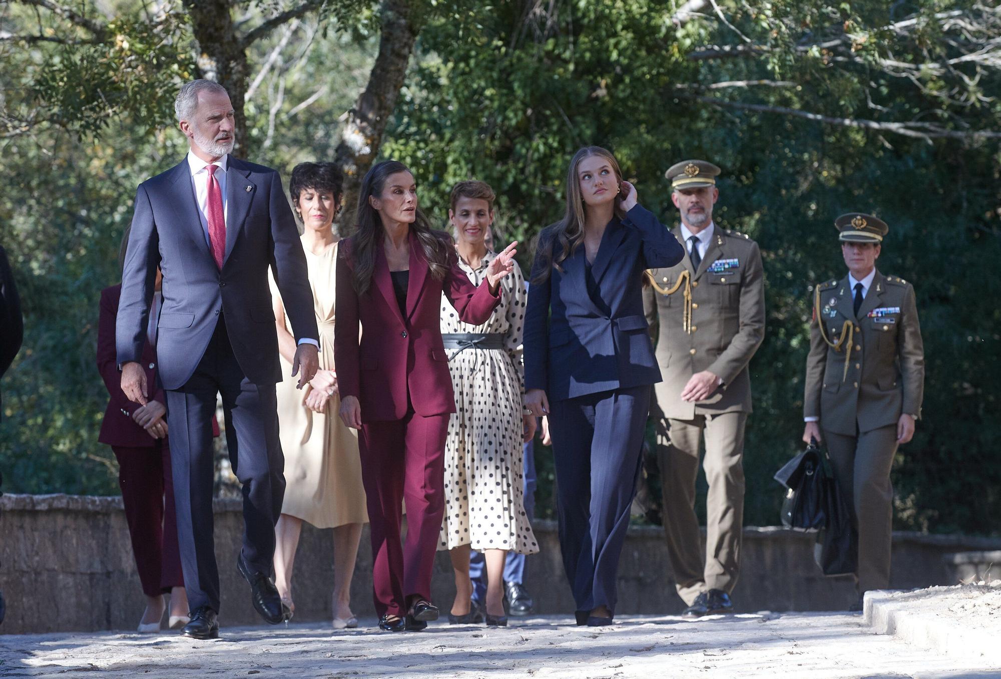 Visita de los Reyes y la princesa Leonor al monasterio de Leyre