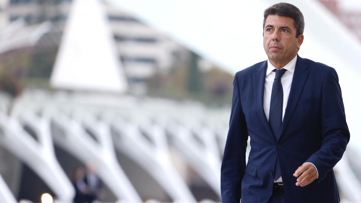 El presidente de la Generalitat valenciana, Carlos Mazón, a su llegada al homenaje a las víctimas de la dana El presidente de la Generalitat valenciana, Carlos Mazón, a su llegada al homenaje a las víctimas de la dana