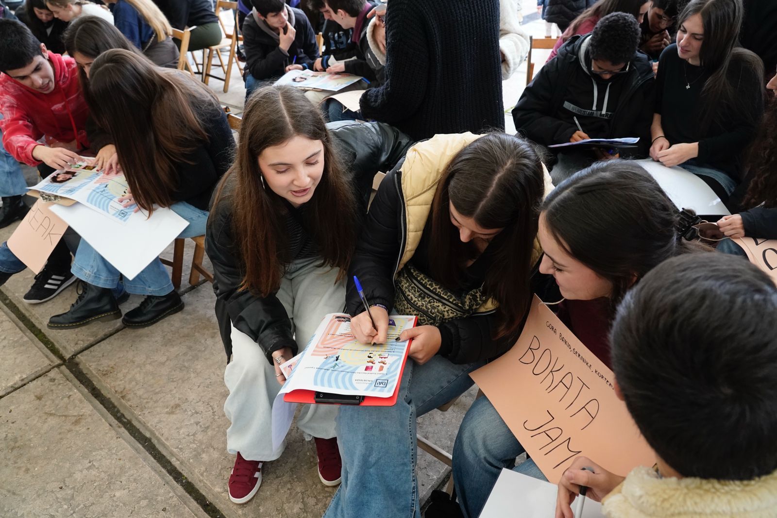En imágenes: colas para acceder a una Durangoko Azoka a reventar