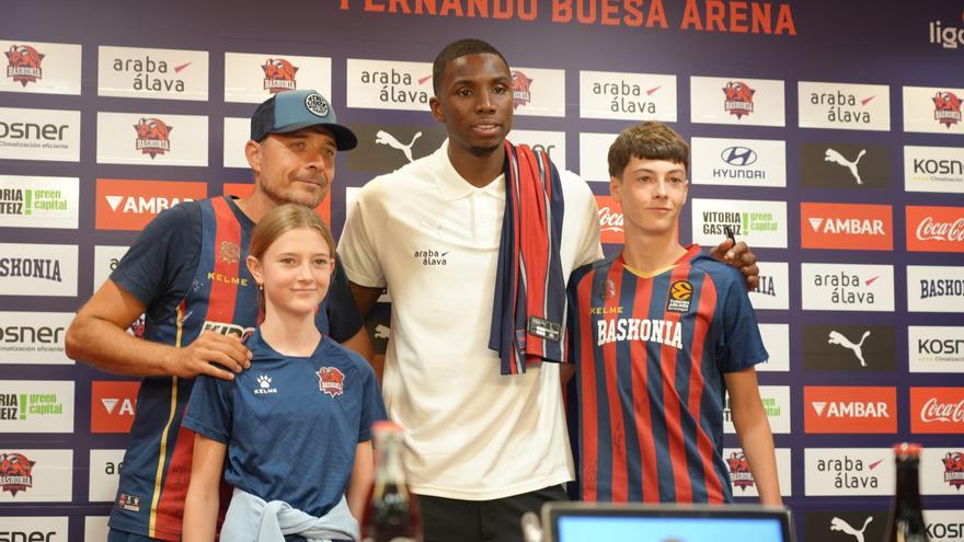 Félix Fernández: “Hemos buscado jugadores que puedan alternar sus posiciones”